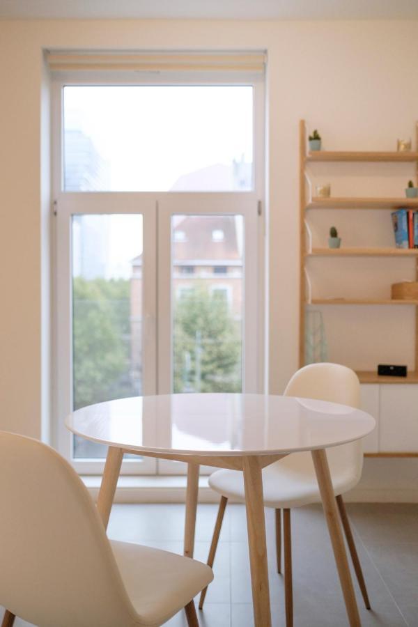 Studios With City View Bryssel Exteriör bild